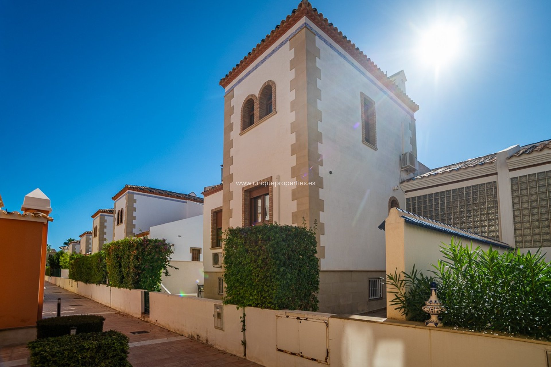 Resale - House -
Algorfa - ALGORFA