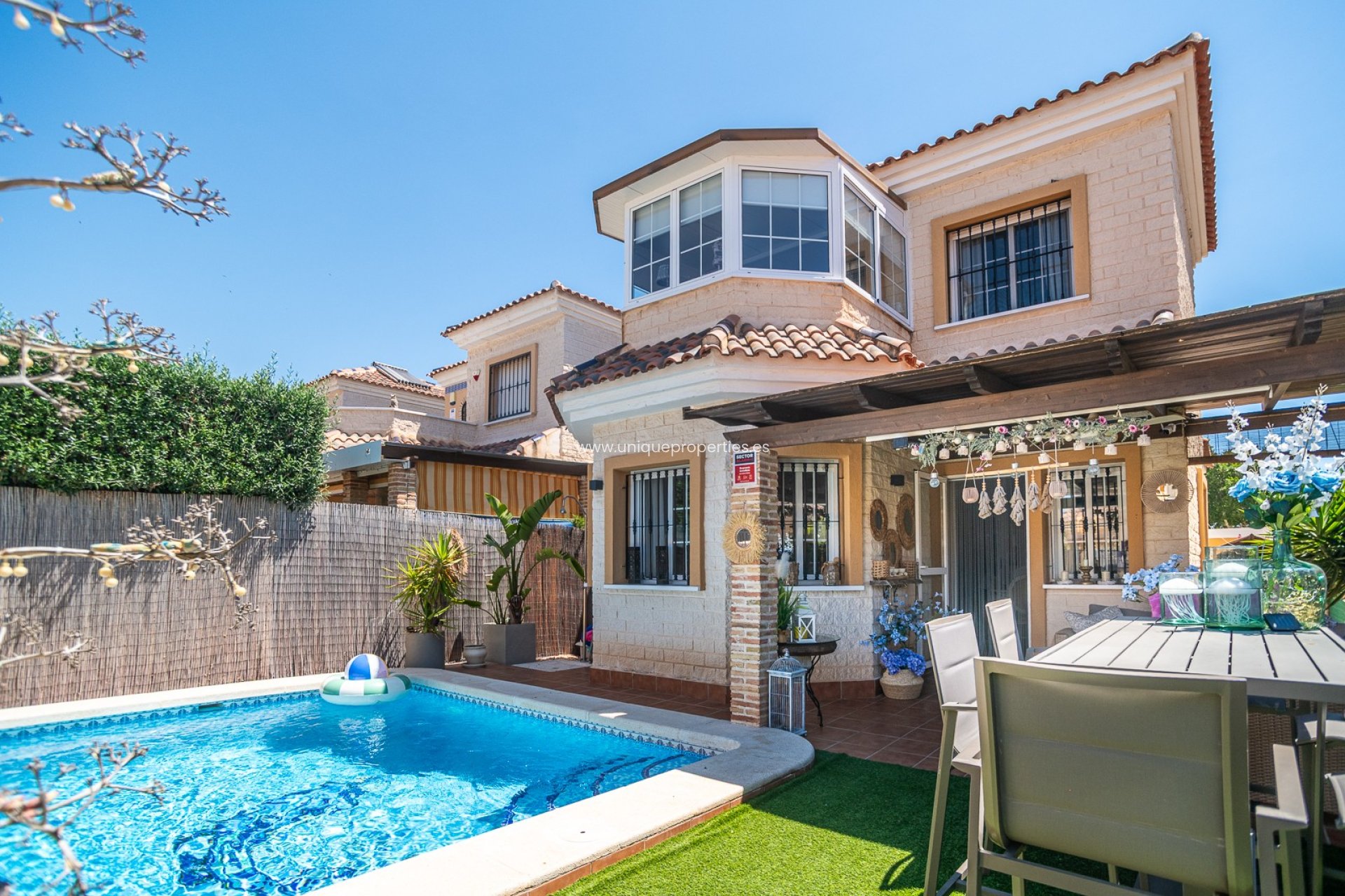 Resale - House -
Guardamar del Segura - EL RASO