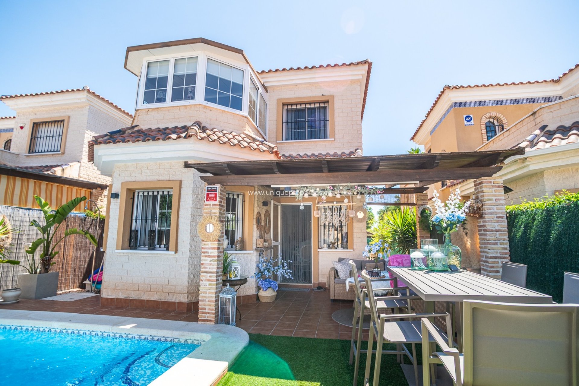Resale - House -
Guardamar del Segura - EL RASO