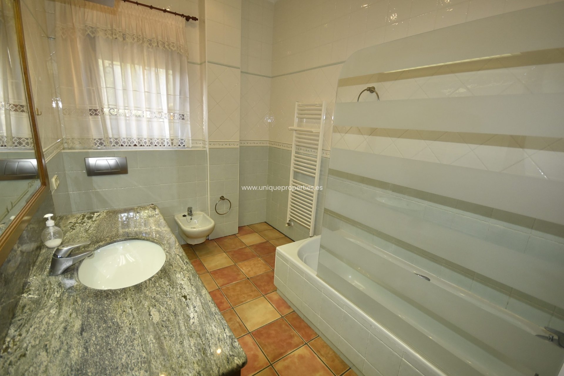 Resale - House -
La Matanza