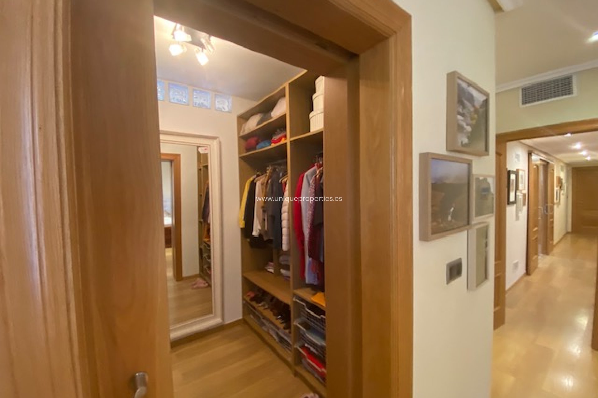 Resale - House -
Murcia