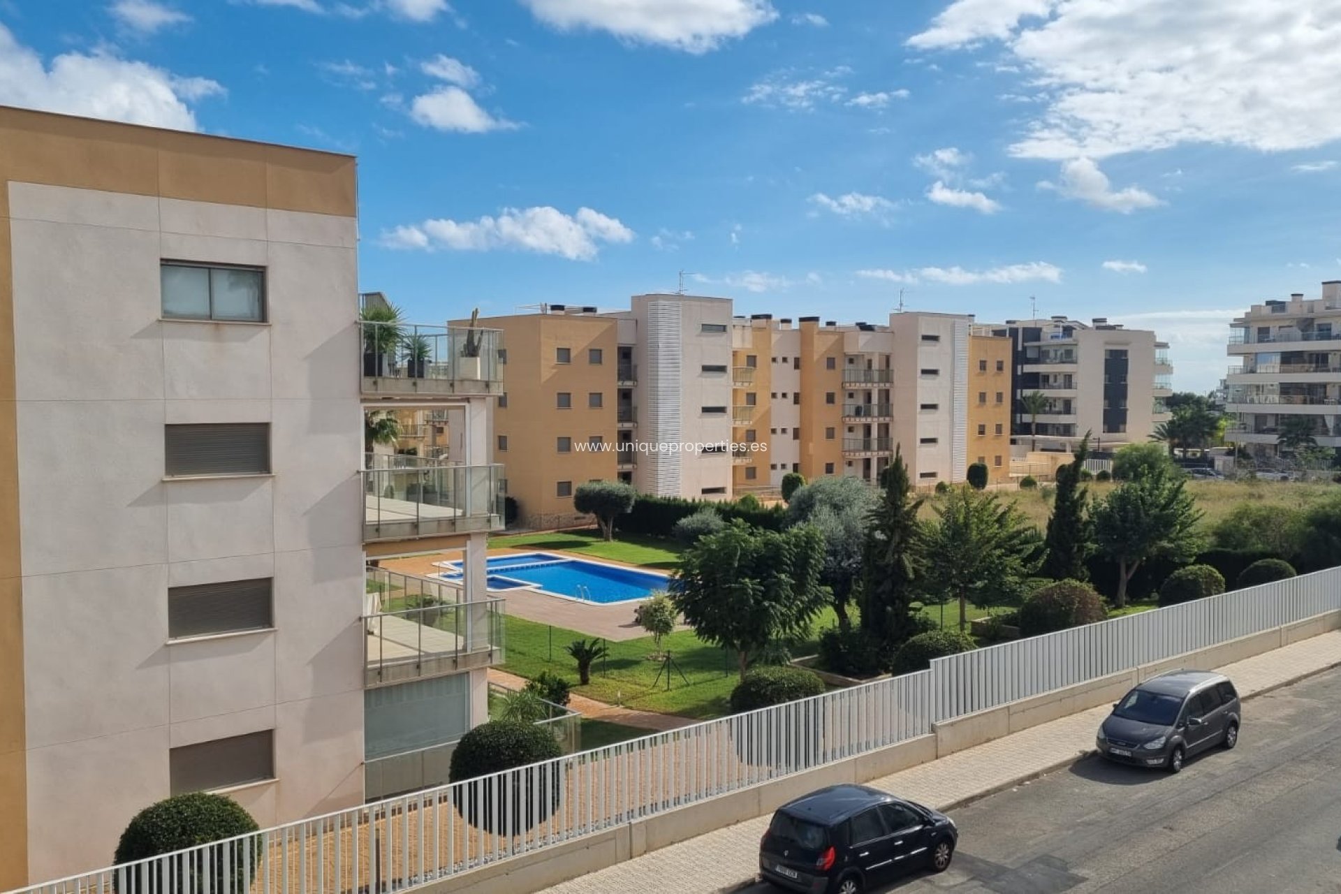 Resale - House -
Orihuela Costa - Los Dolses