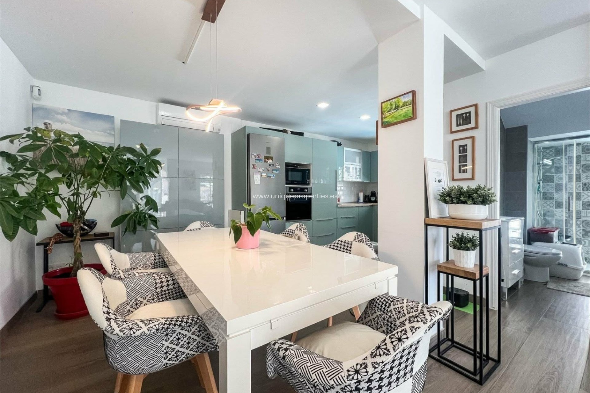 Resale - House -
Orihuela Costa - Villamartin