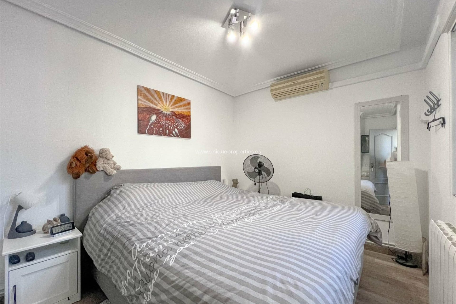 Resale - House -
Orihuela Costa - Villamartin