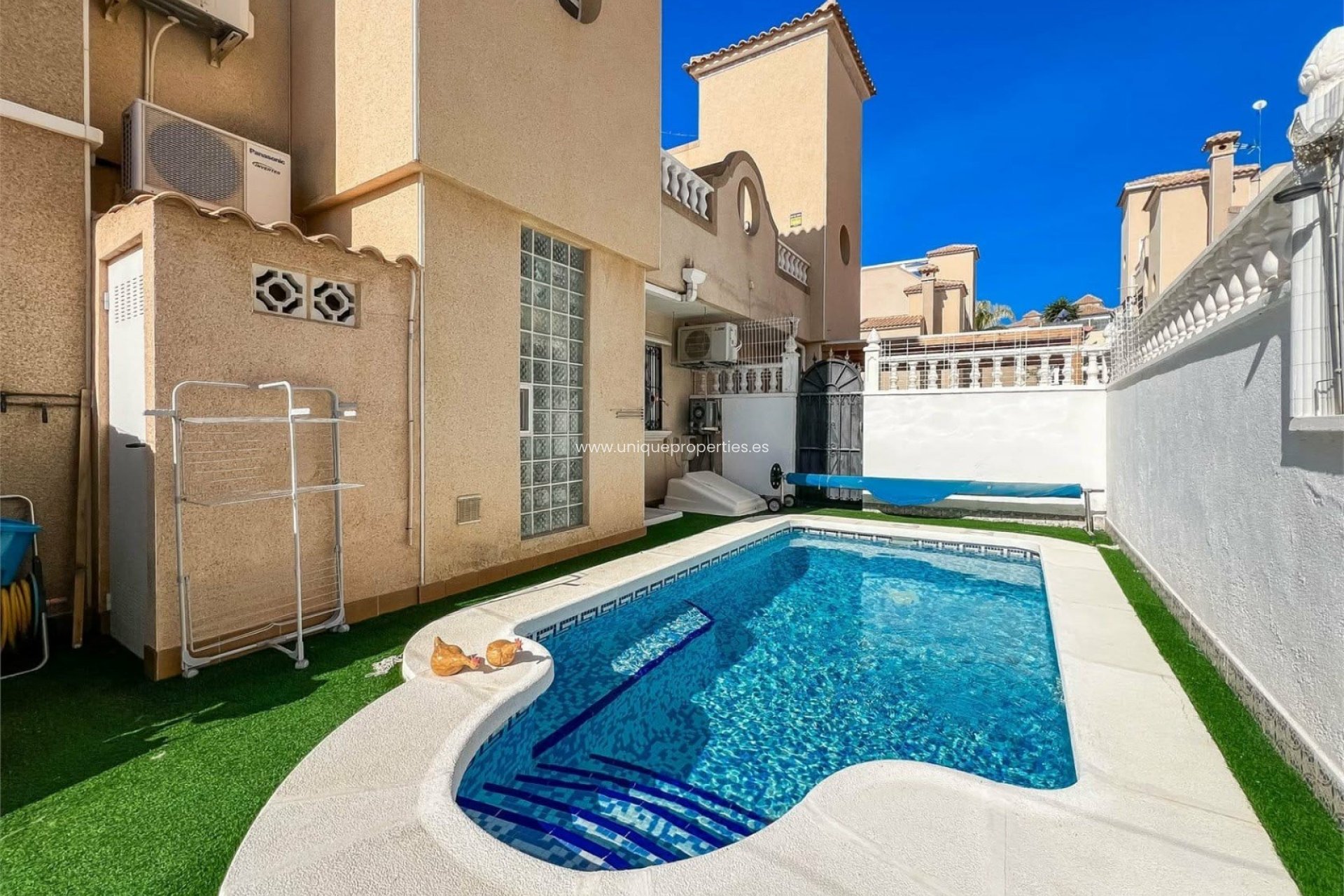 Resale - House -
Orihuela Costa - Villamartin