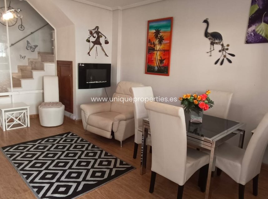 Resale - House -
Orihuela Costa