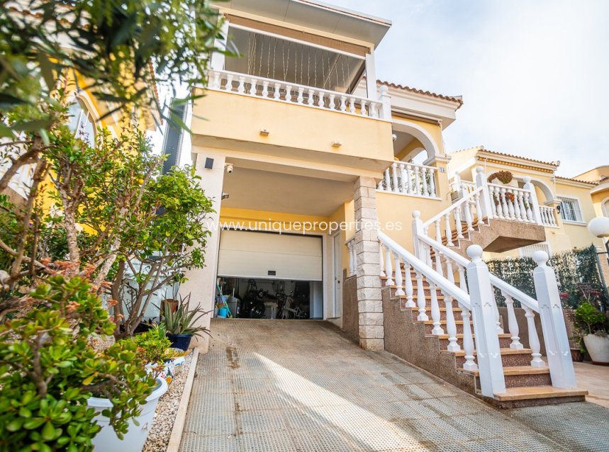 Resale - House -
San Fulgencio - urb.la marina