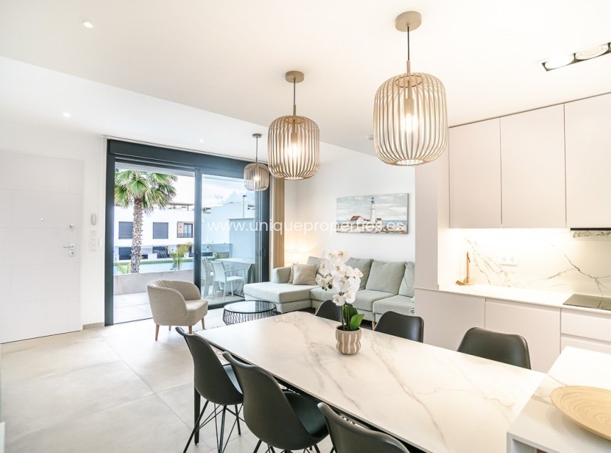 Resale - Penthouse -
LO PAGÁN