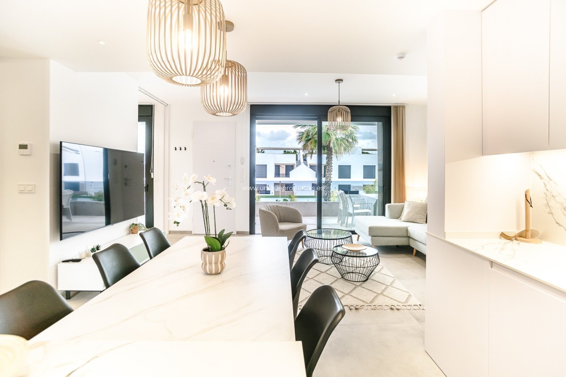 Resale - Penthouse -
LO PAGÁN