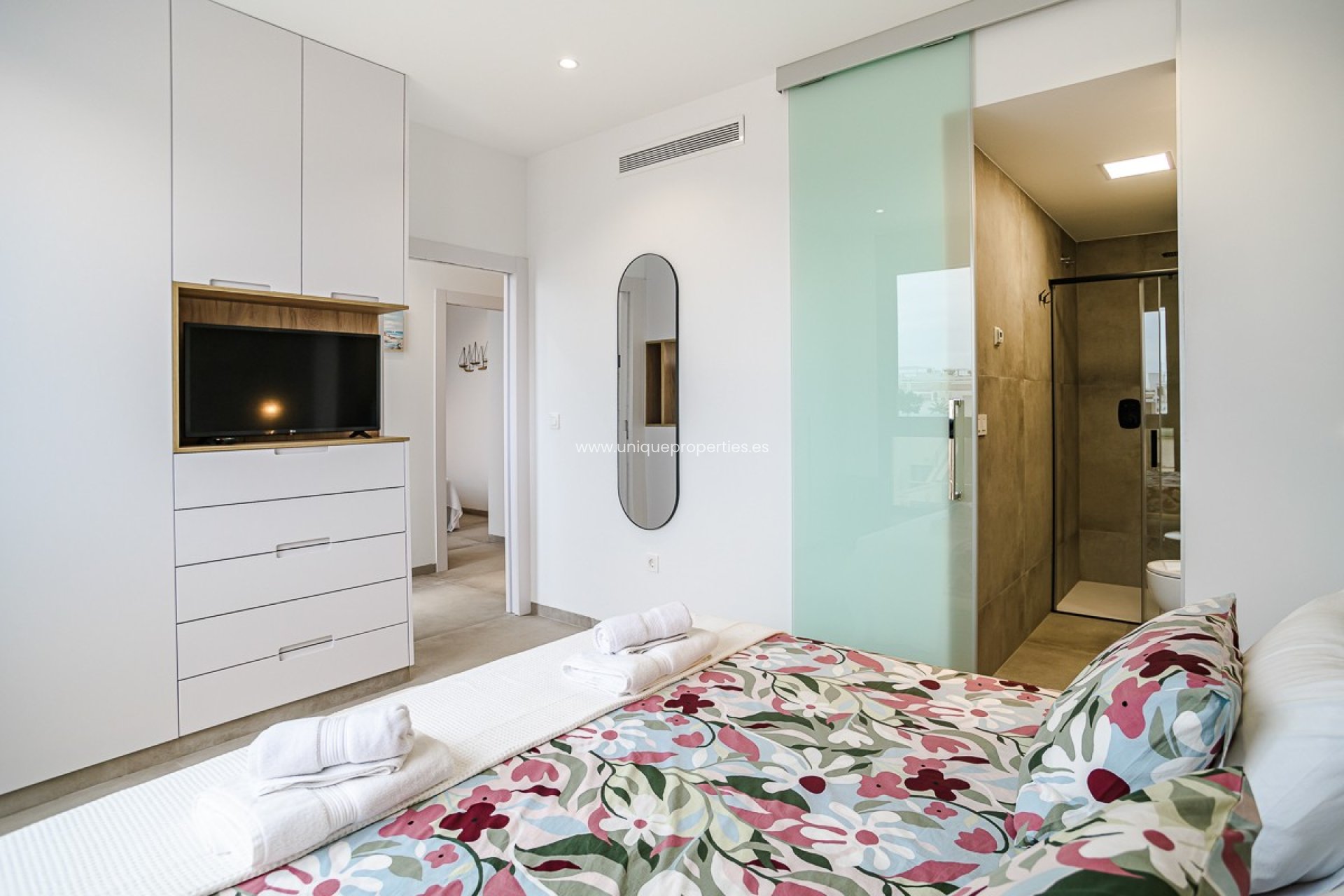 Resale - Penthouse -
LO PAGÁN