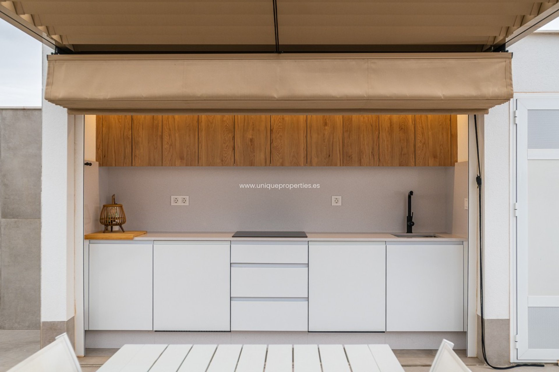 Resale - Penthouse -
LO PAGÁN