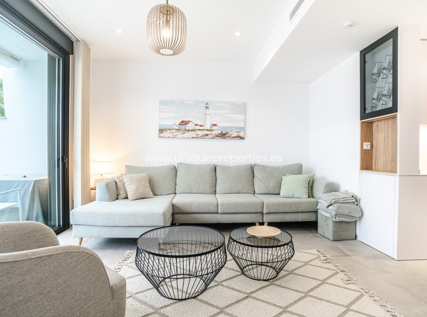 Resale - Penthouse -
LO PAGÁN