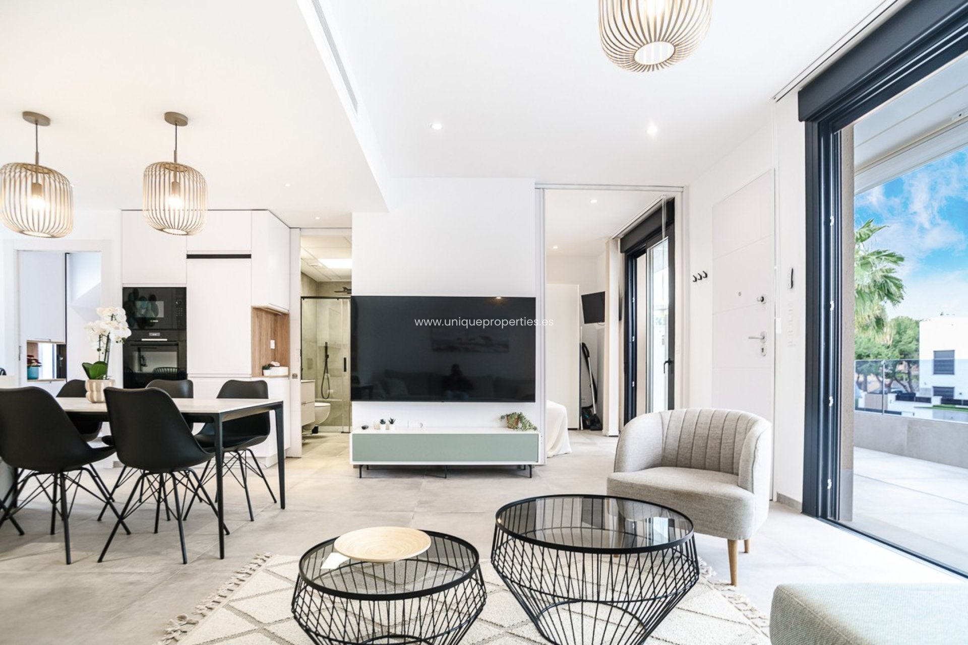 Resale - Penthouse -
LO PAGÁN