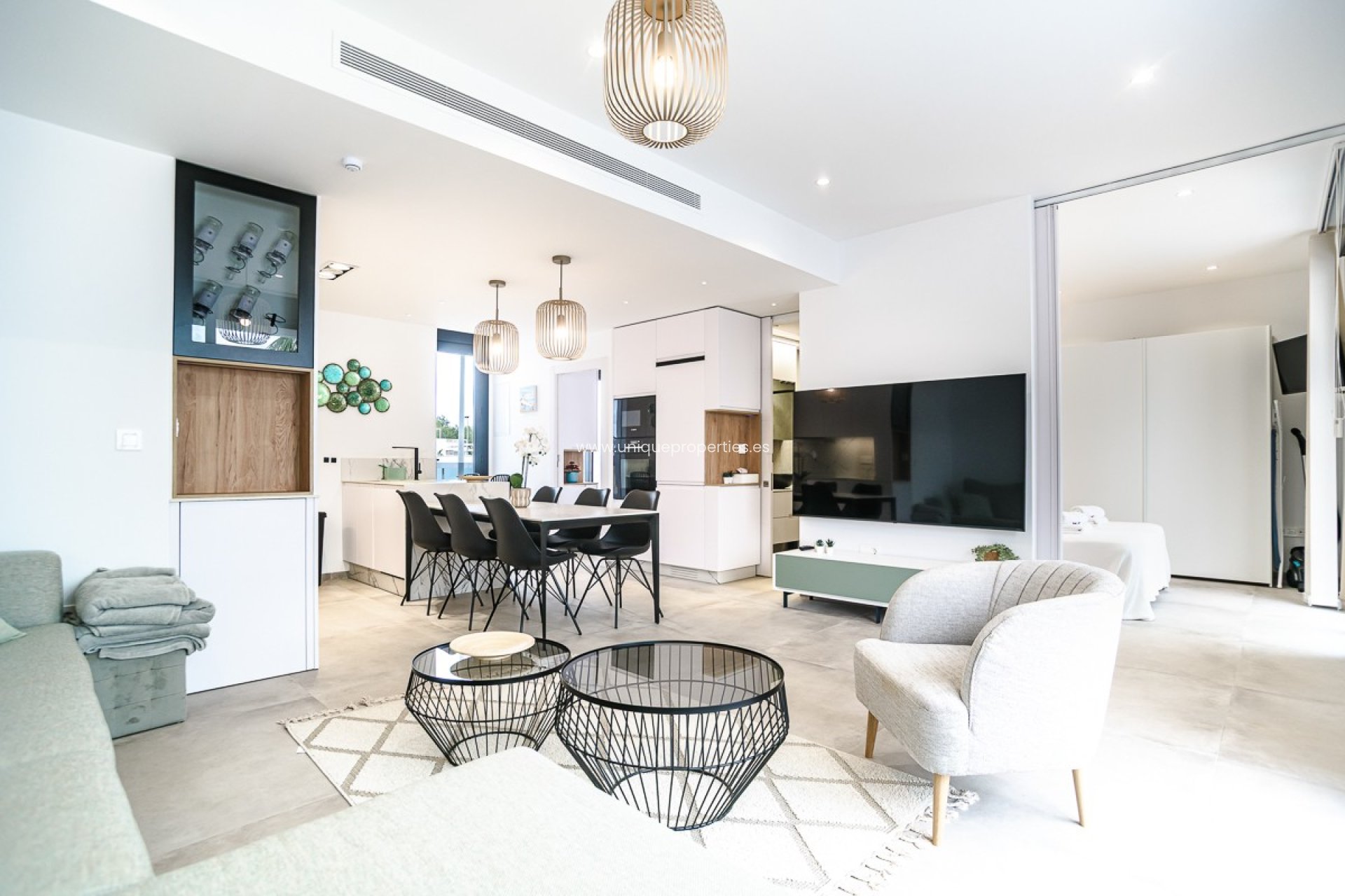 Resale - Penthouse -
LO PAGÁN