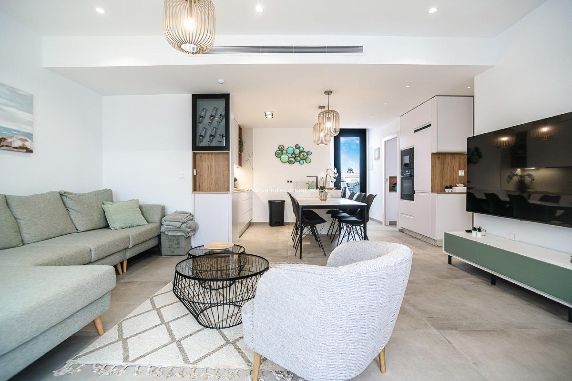 Resale - Penthouse -
LO PAGÁN