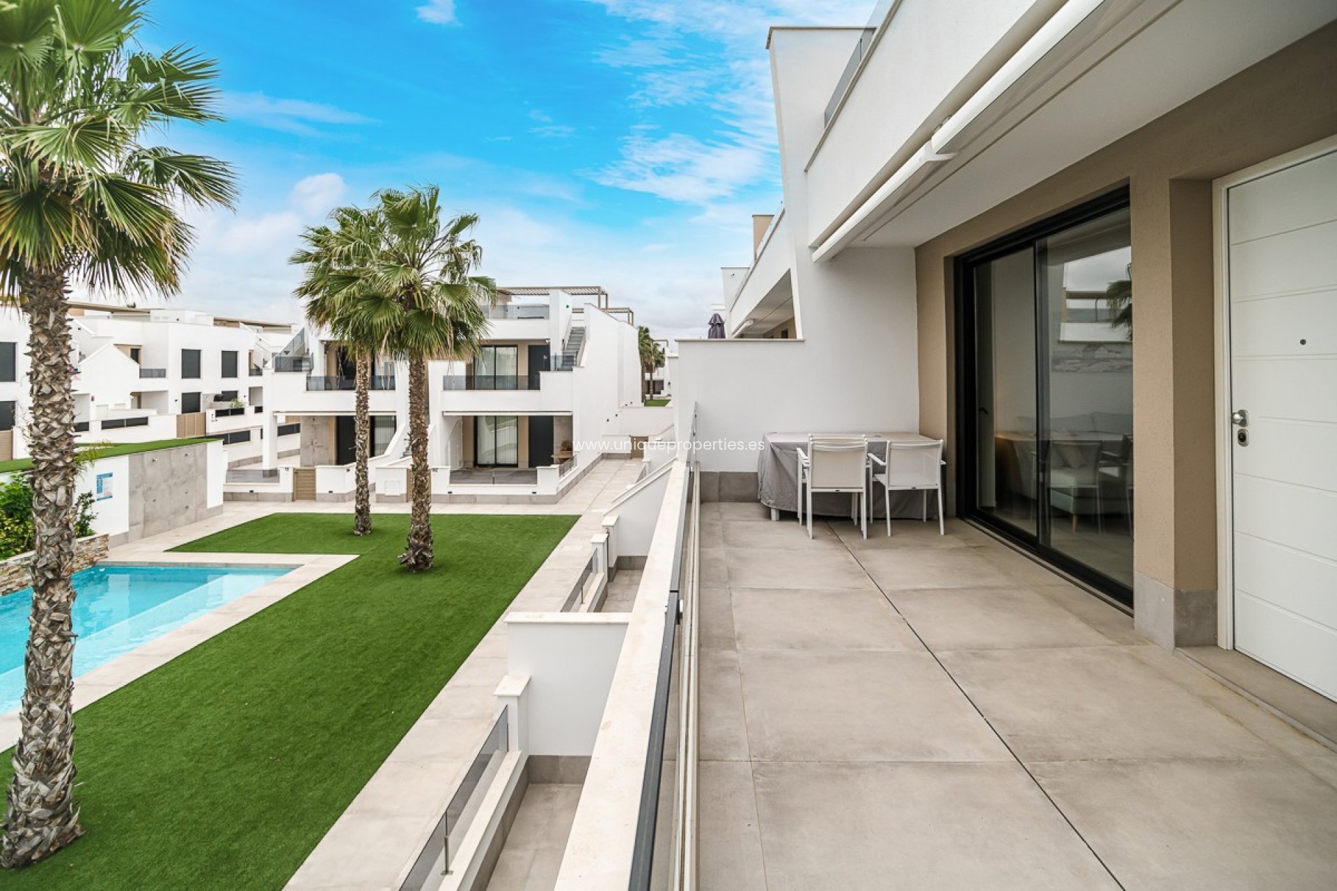 Resale - Penthouse -
LO PAGÁN