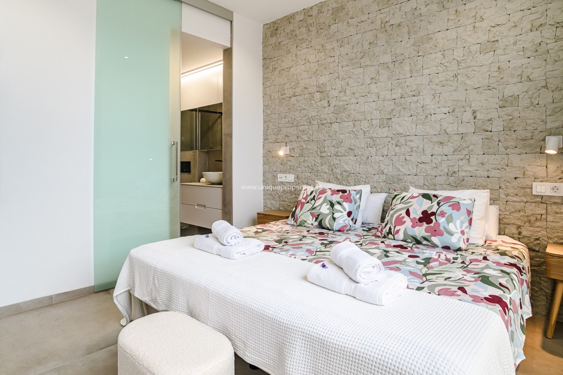 Resale - Penthouse -
LO PAGÁN