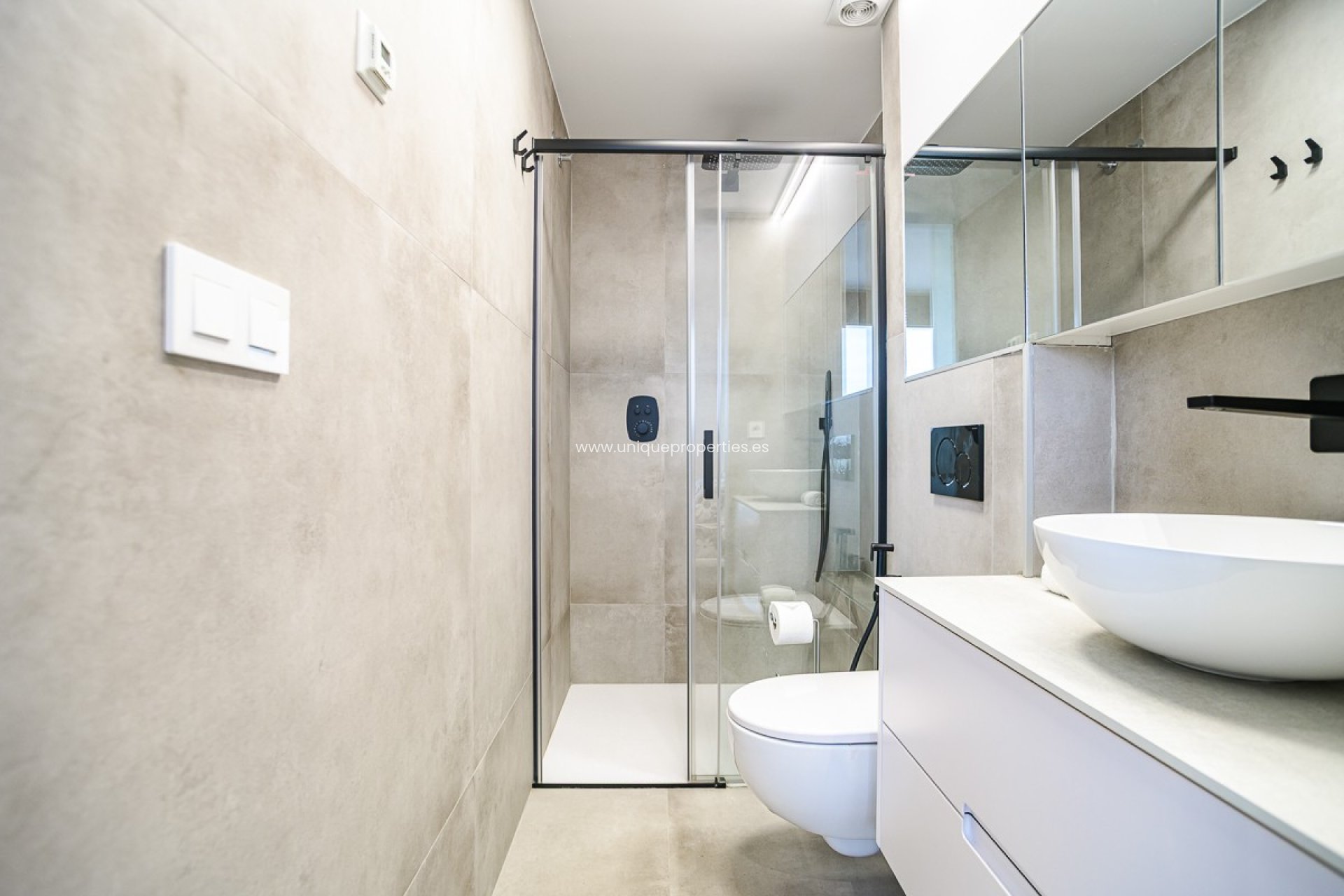 Resale - Penthouse -
LO PAGÁN