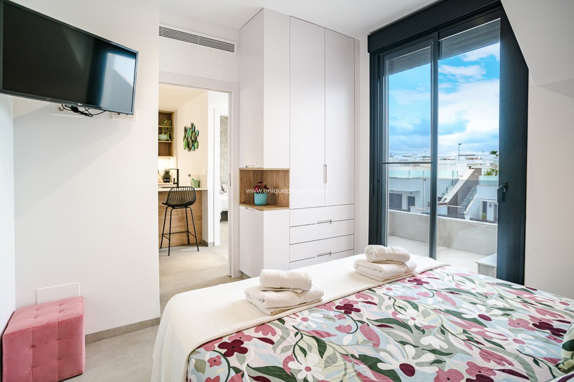 Resale - Penthouse -
LO PAGÁN