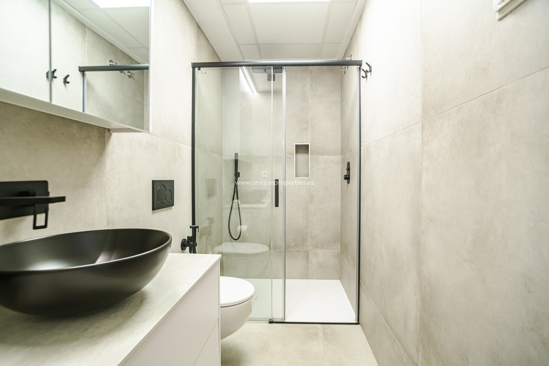 Resale - Penthouse -
LO PAGÁN