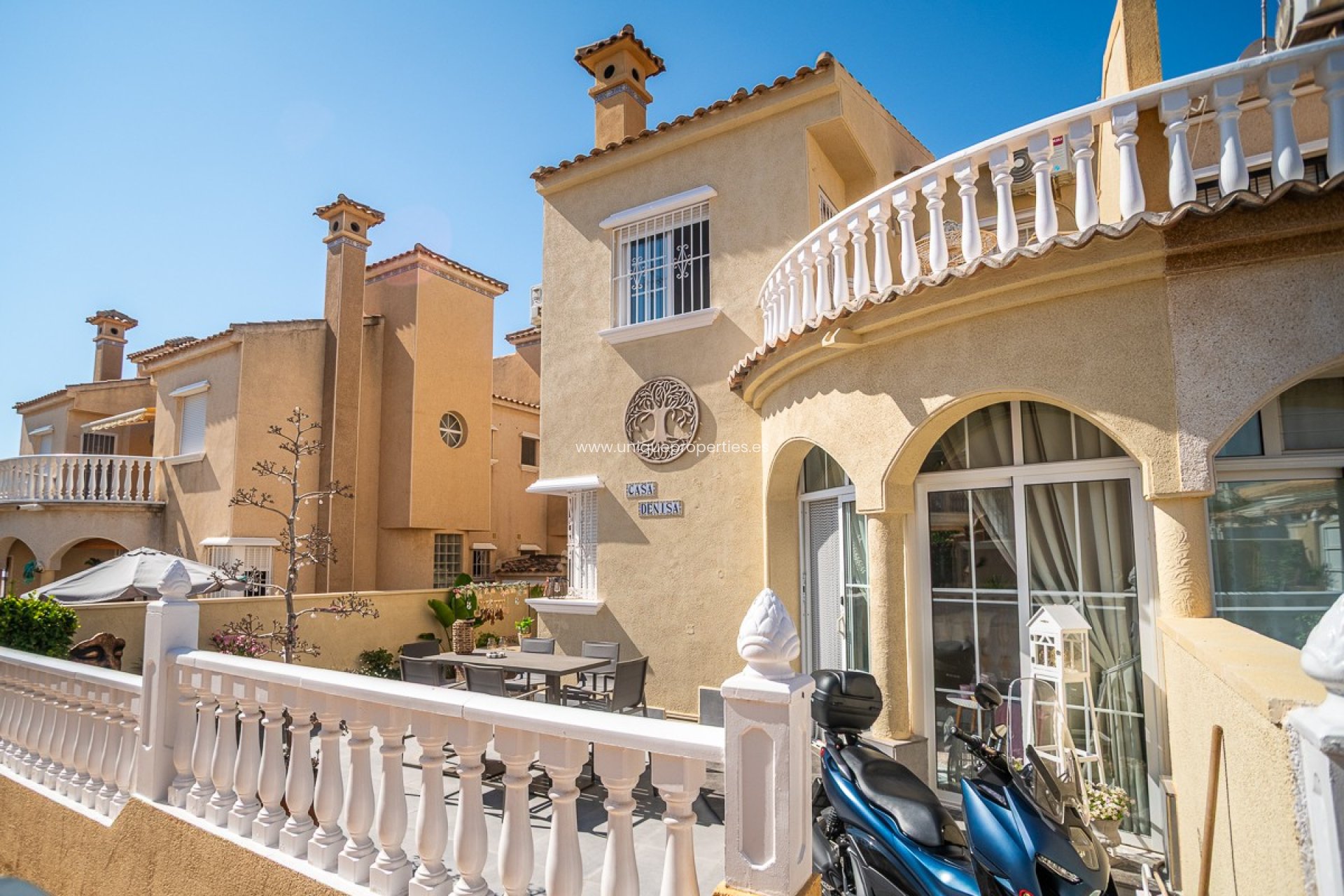 Resale - Quad House -
Orihuela Costa - La Florida