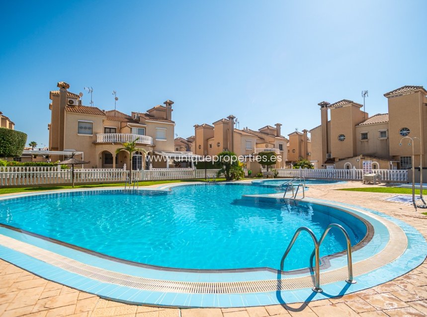 Resale - Quad House -
Orihuela Costa - La Florida