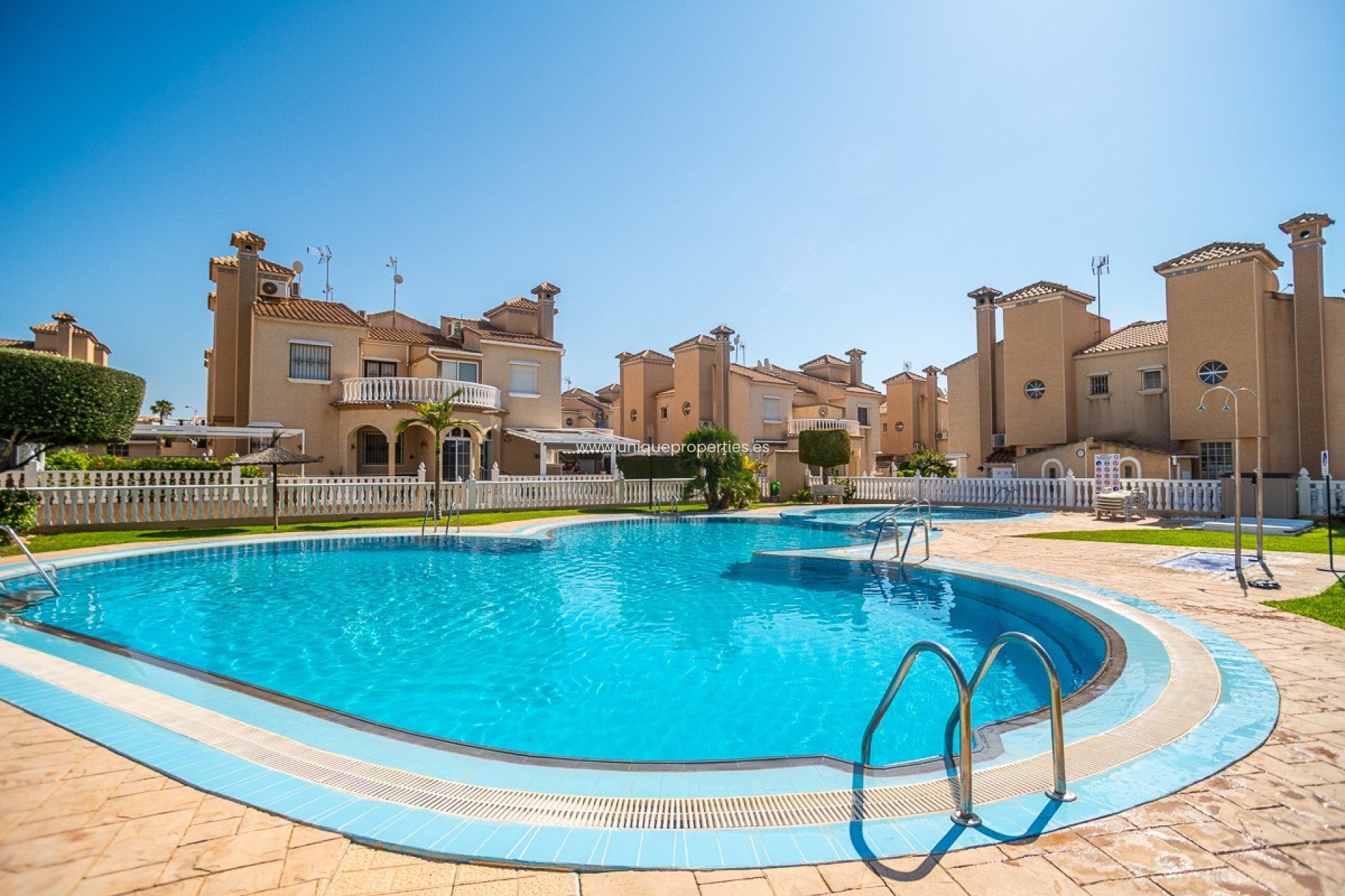 Resale - Quad House -
Orihuela Costa - La Florida