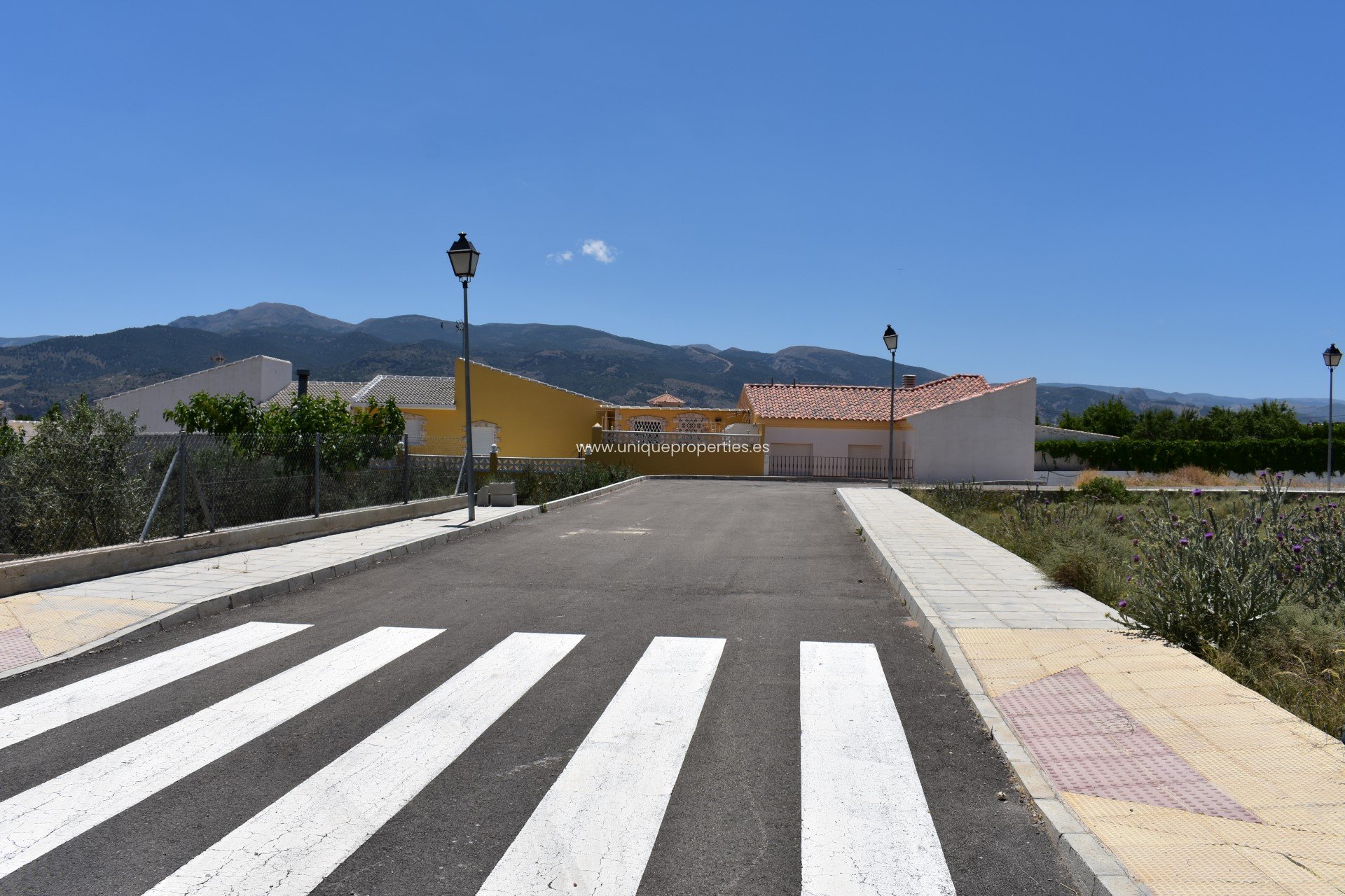 Resale - Urbanisation -
Cela