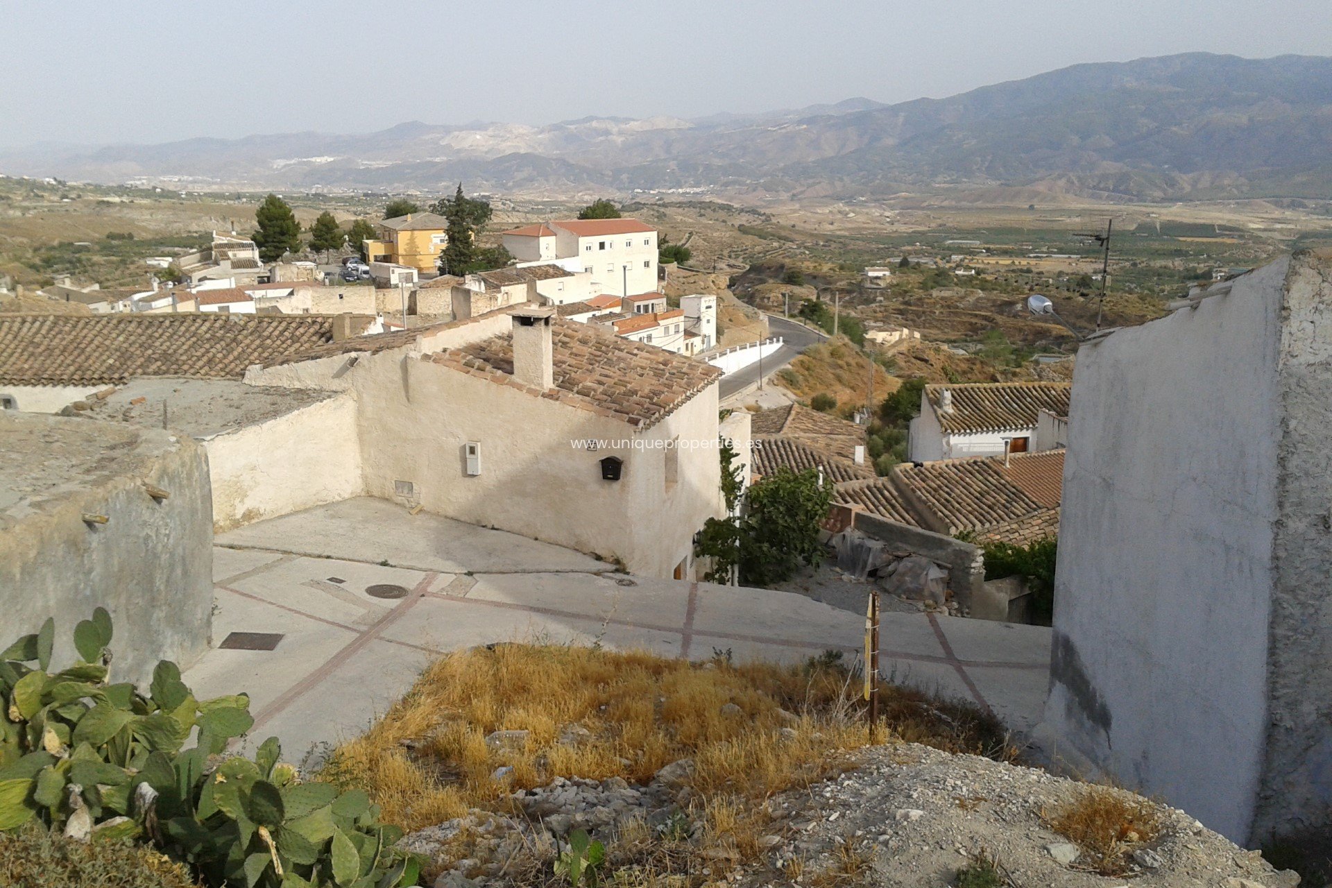 Resale - Urbanisation -
Lucar