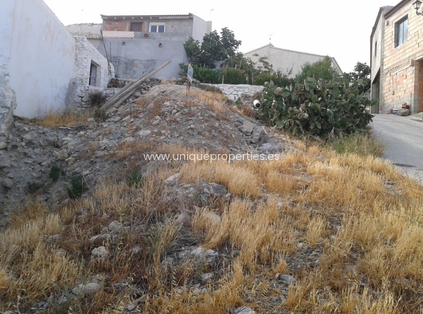 Resale - Urbanisation -
Lucar