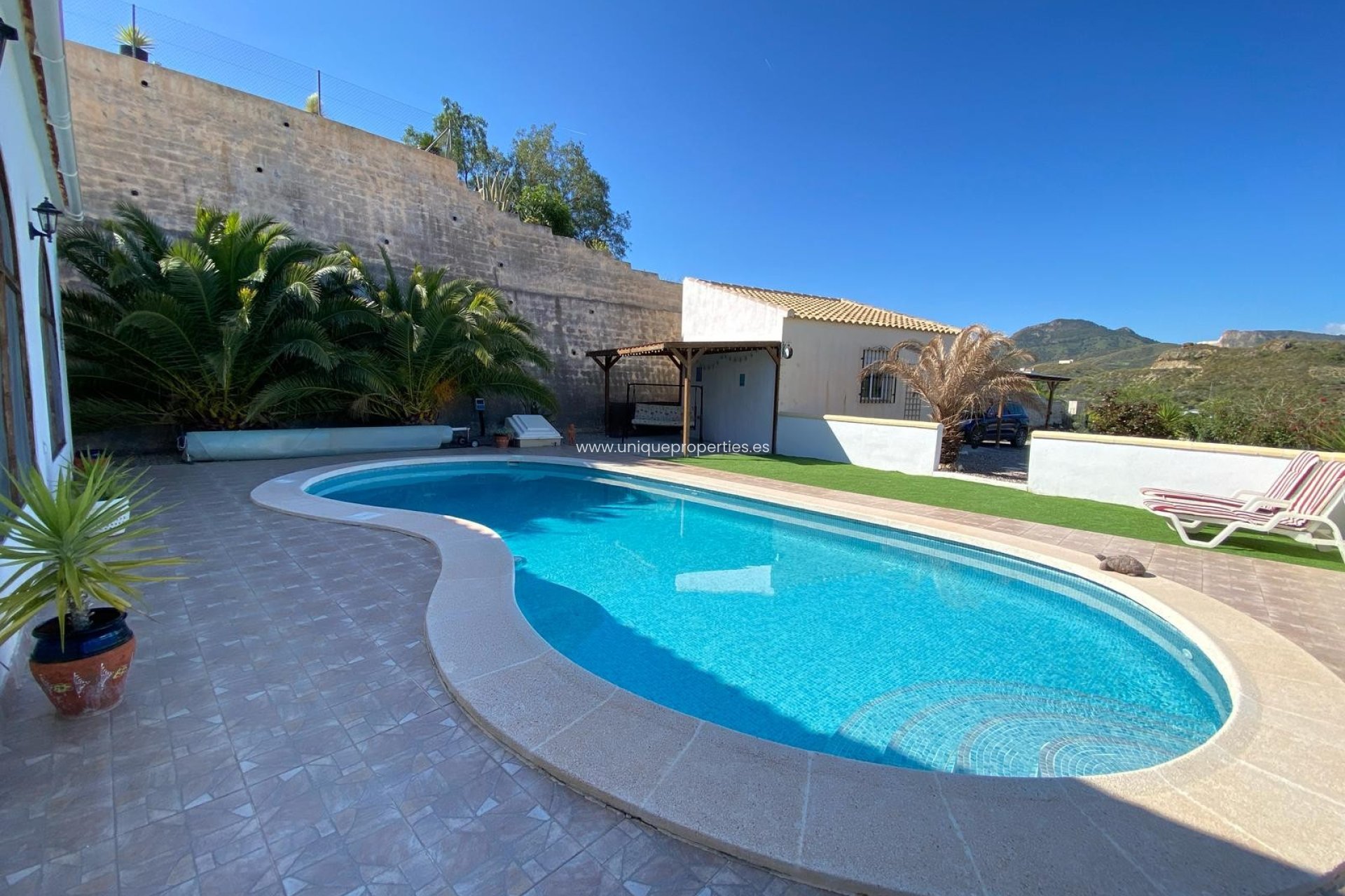 Resale - Villa -
Albanchez