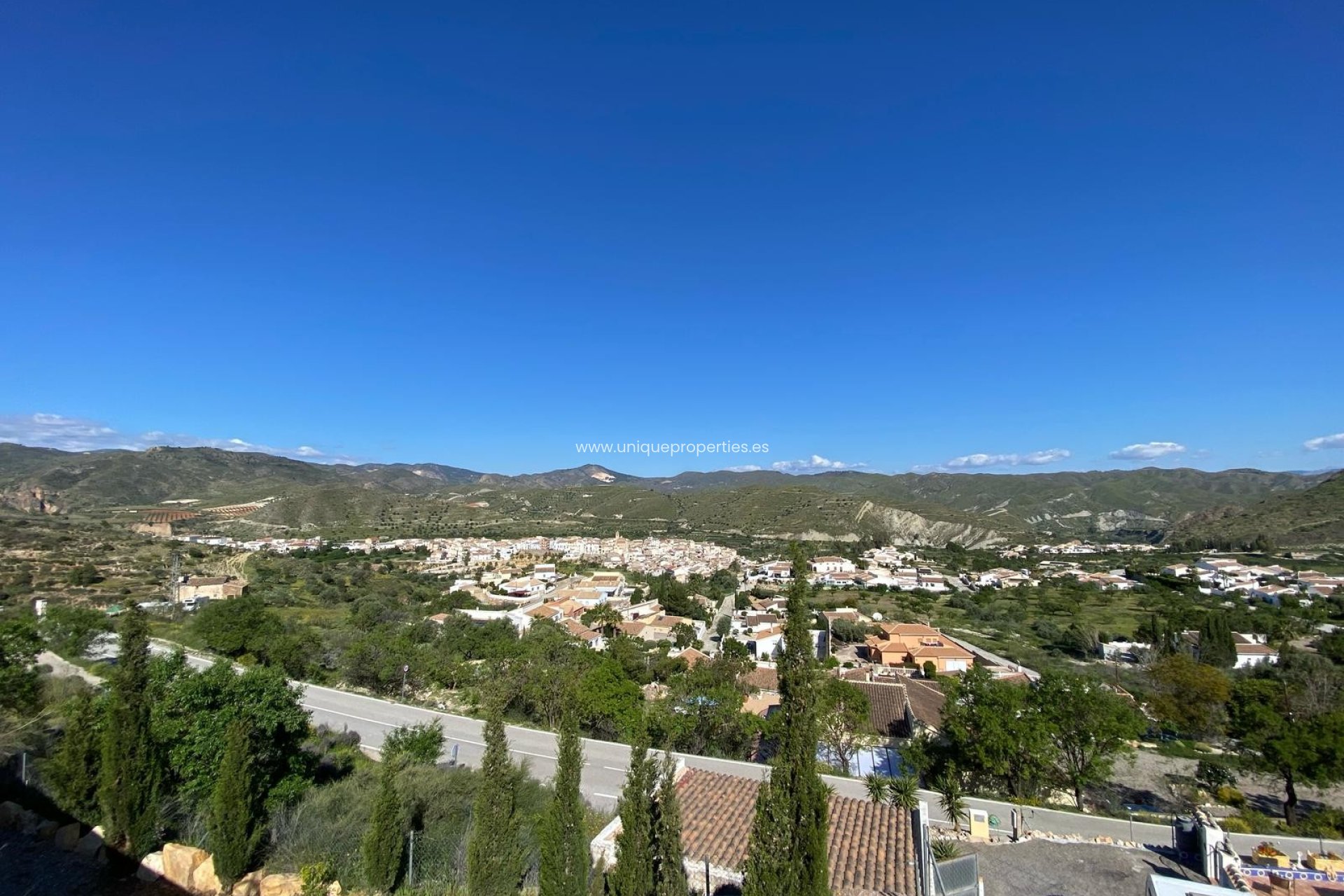 Resale - Villa -
Albanchez