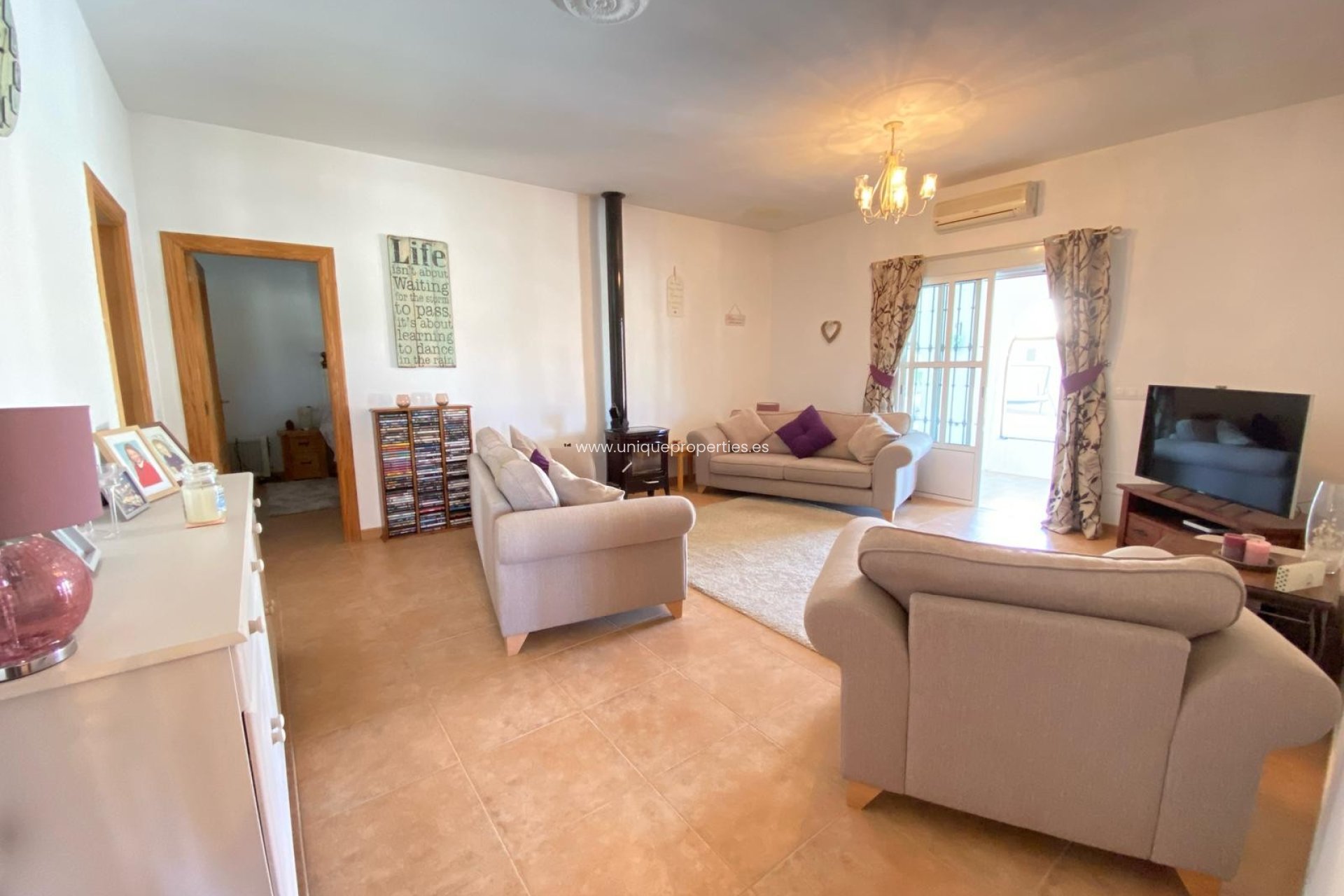 Resale - Villa -
Albanchez