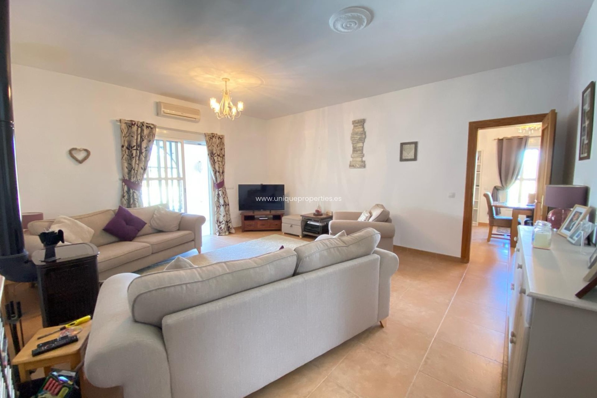 Resale - Villa -
Albanchez