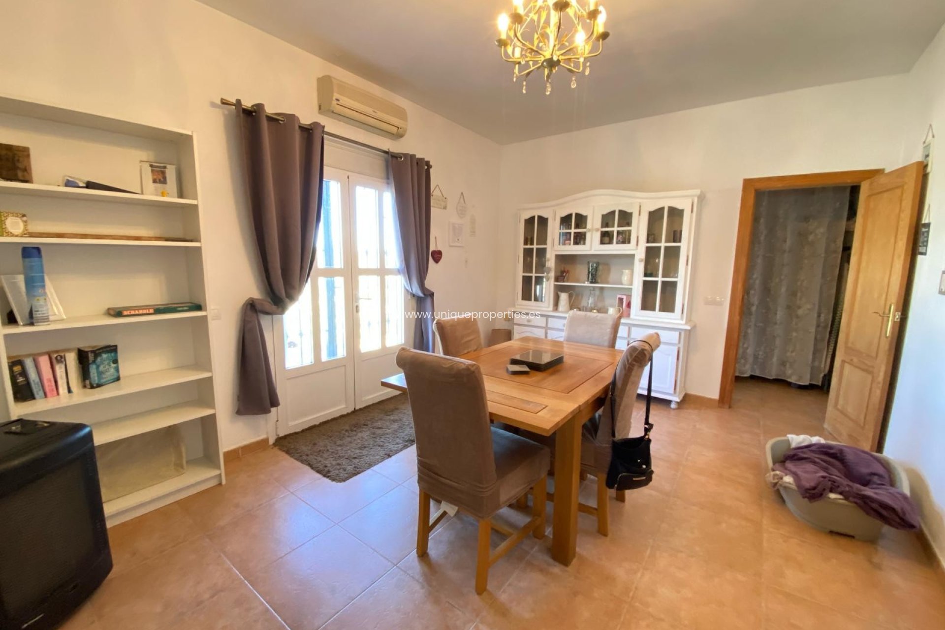 Resale - Villa -
Albanchez
