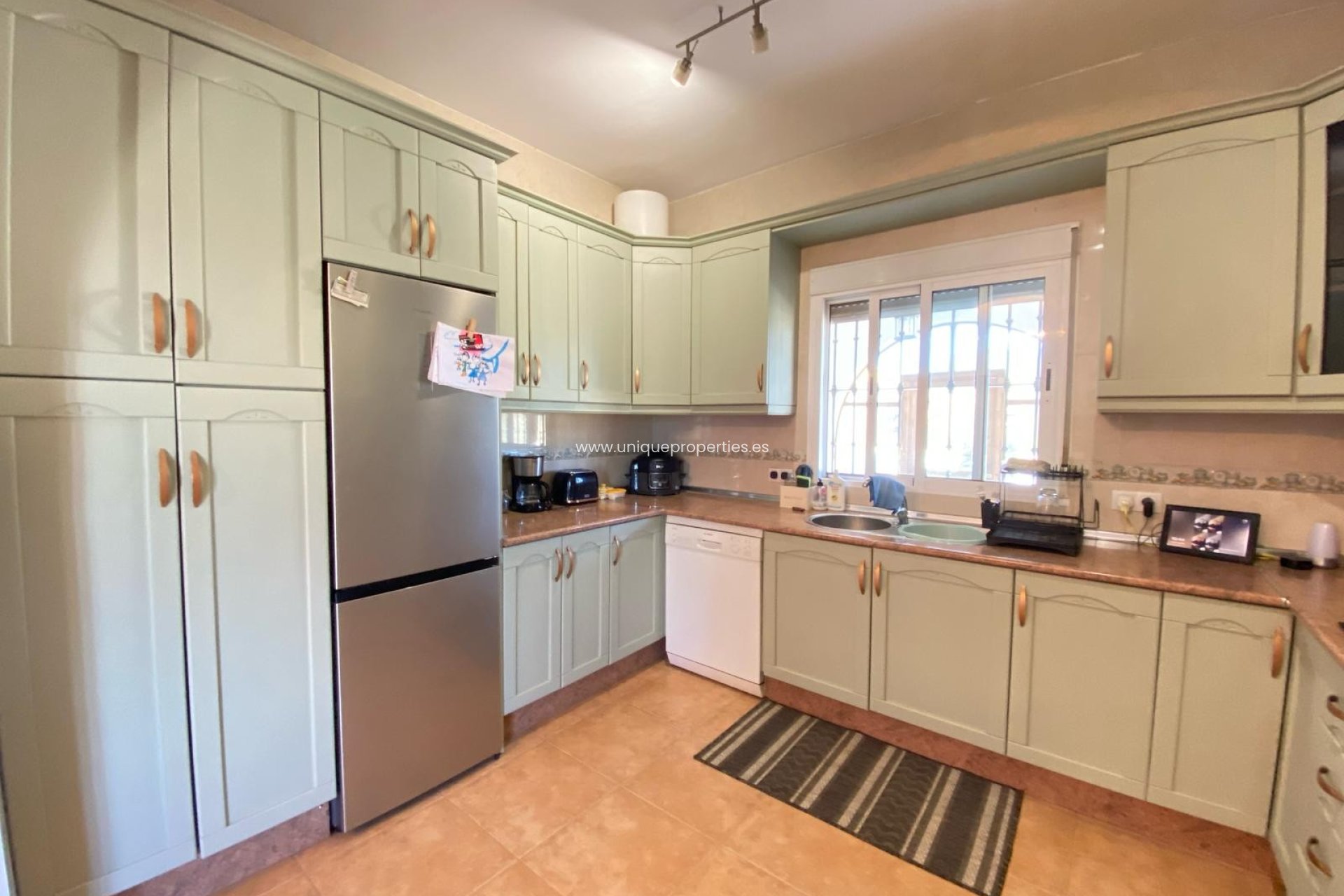 Resale - Villa -
Albanchez