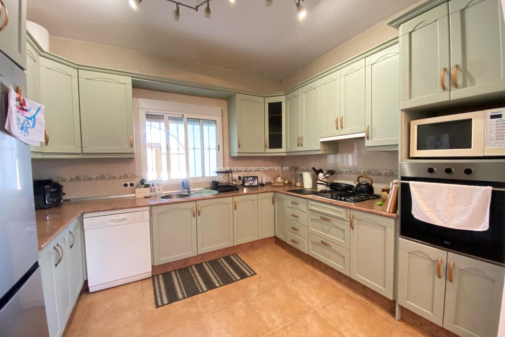 Resale - Villa -
Albanchez