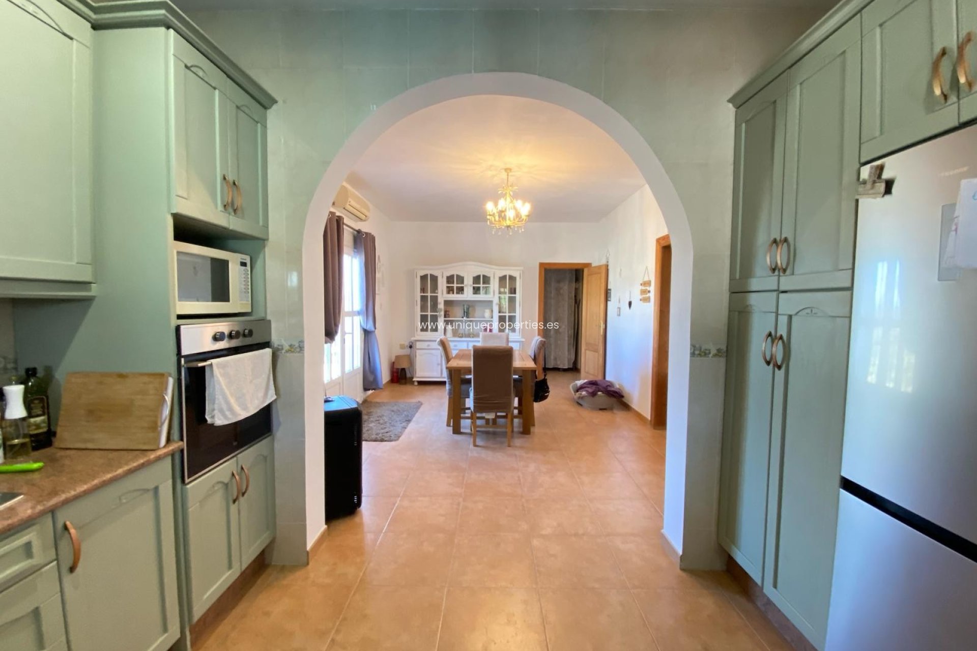 Resale - Villa -
Albanchez