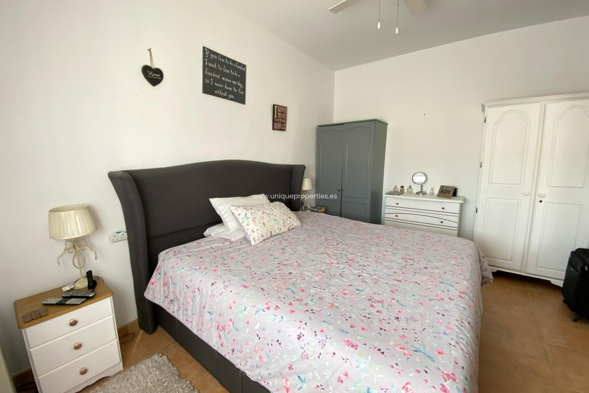 Resale - Villa -
Albanchez