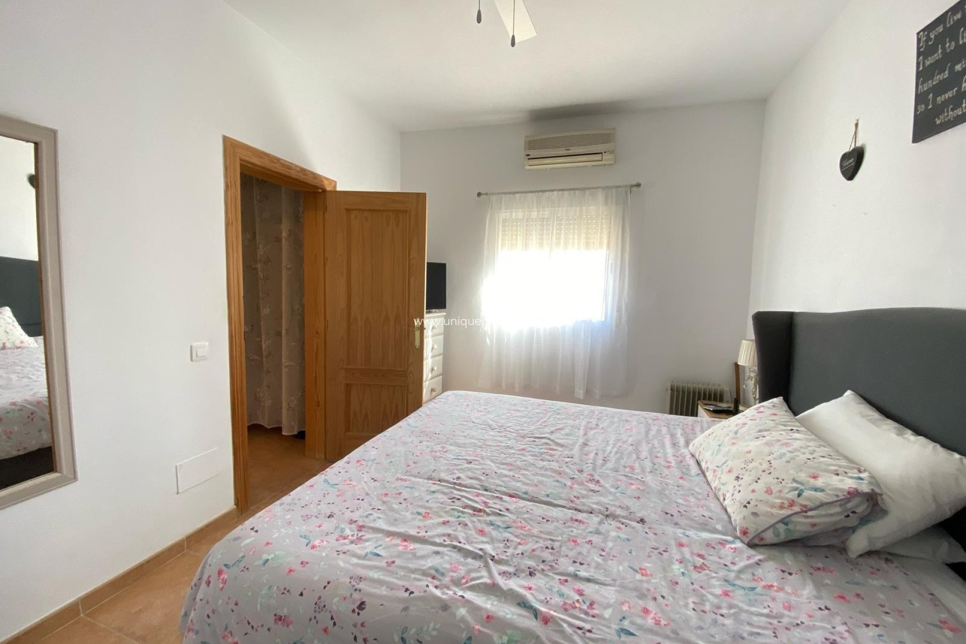 Resale - Villa -
Albanchez
