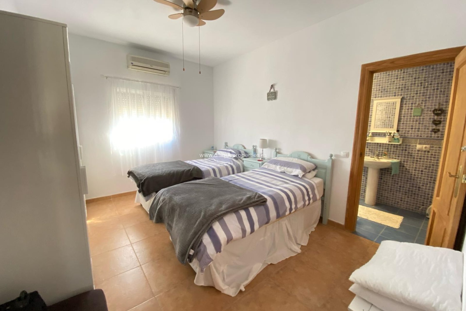 Resale - Villa -
Albanchez
