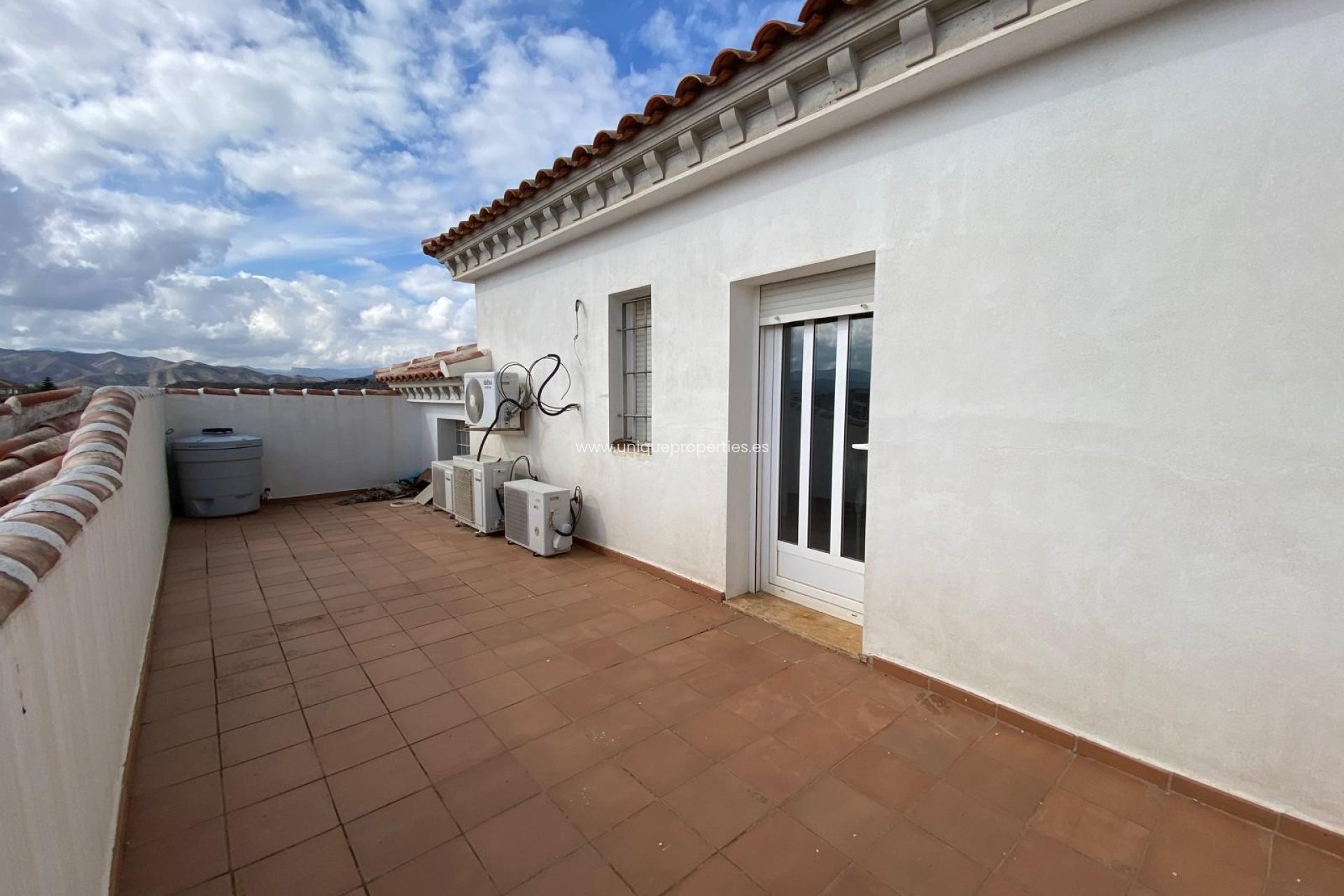 Resale - Villa -
Albanchez