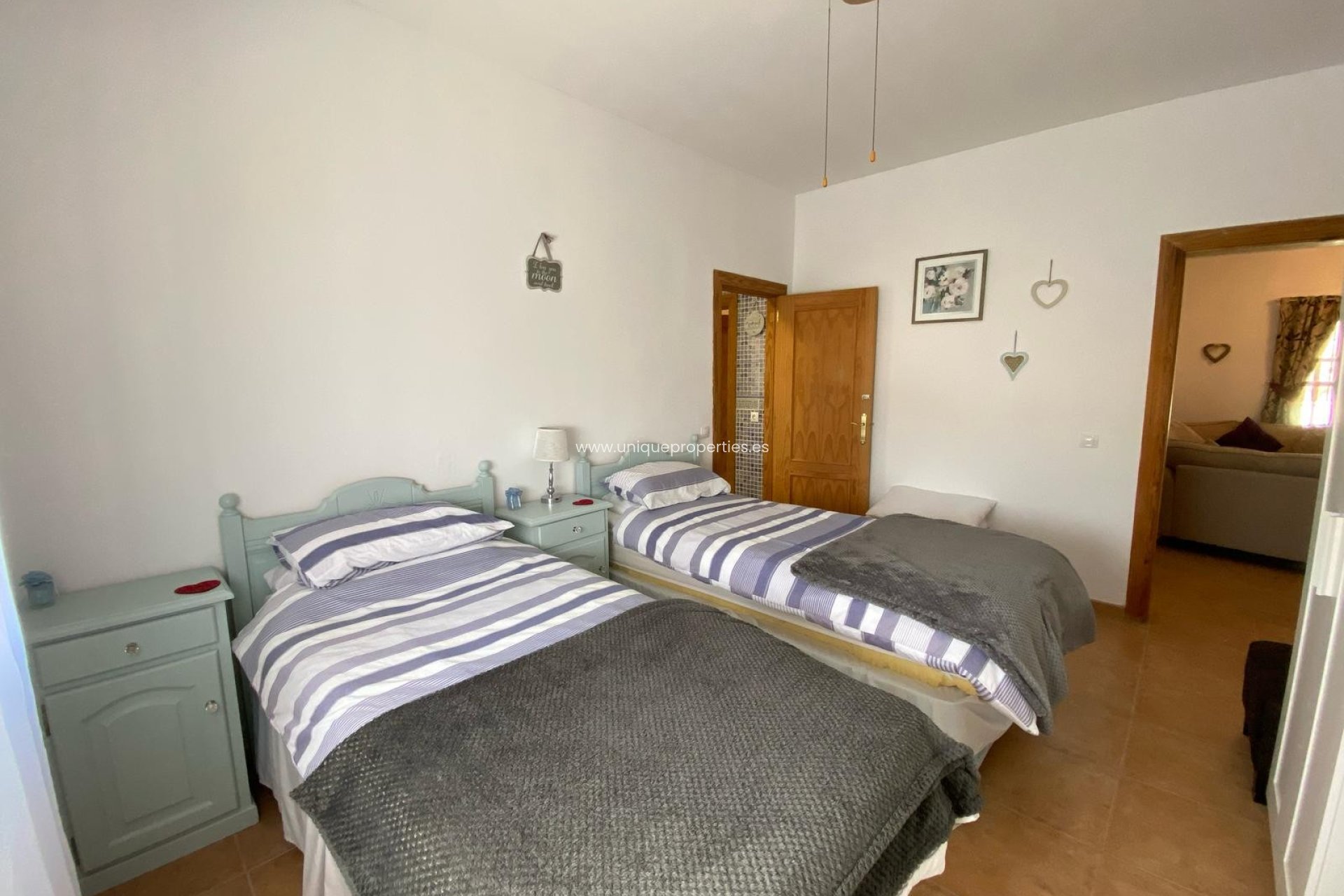 Resale - Villa -
Albanchez