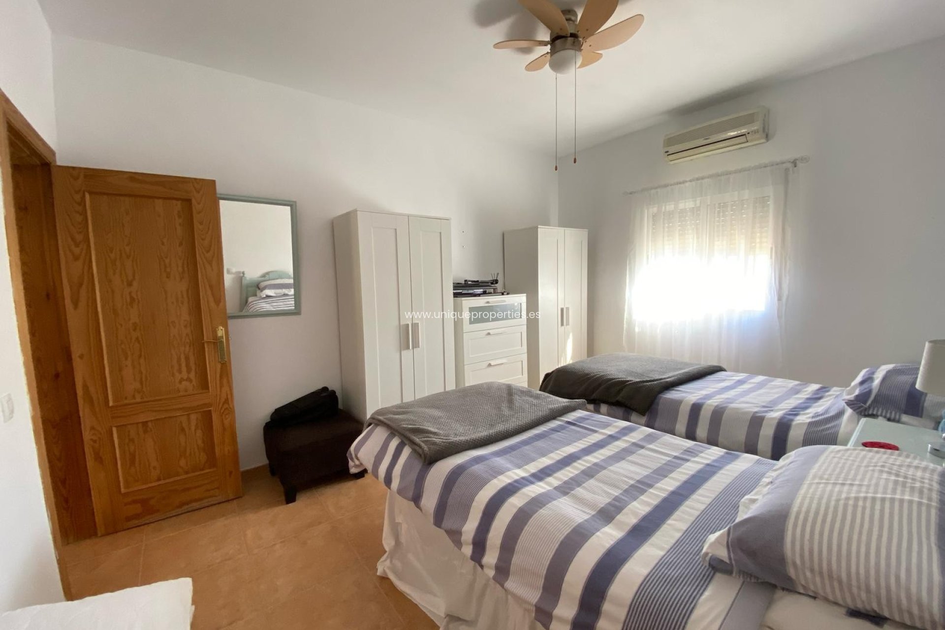Resale - Villa -
Albanchez