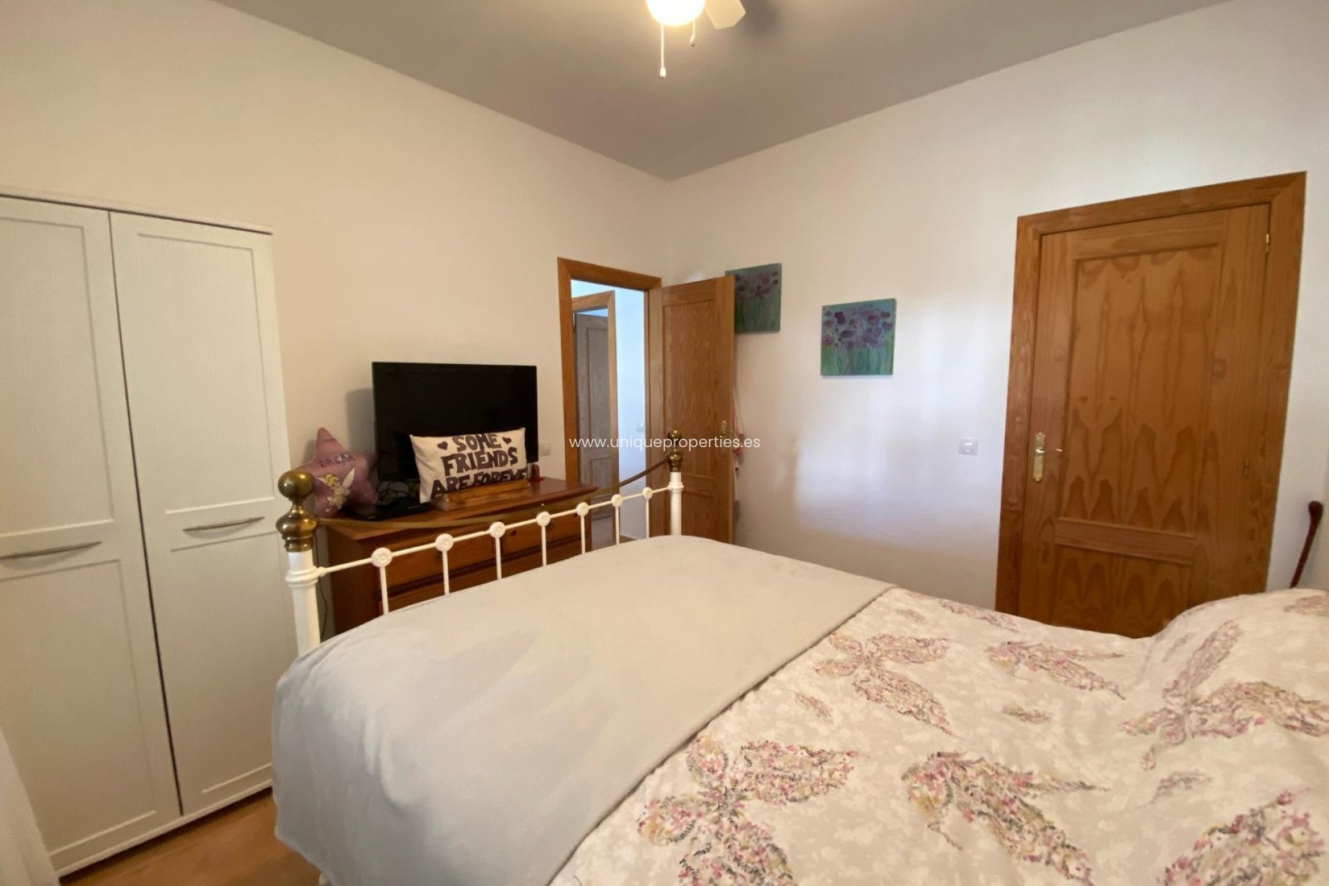 Resale - Villa -
Albanchez