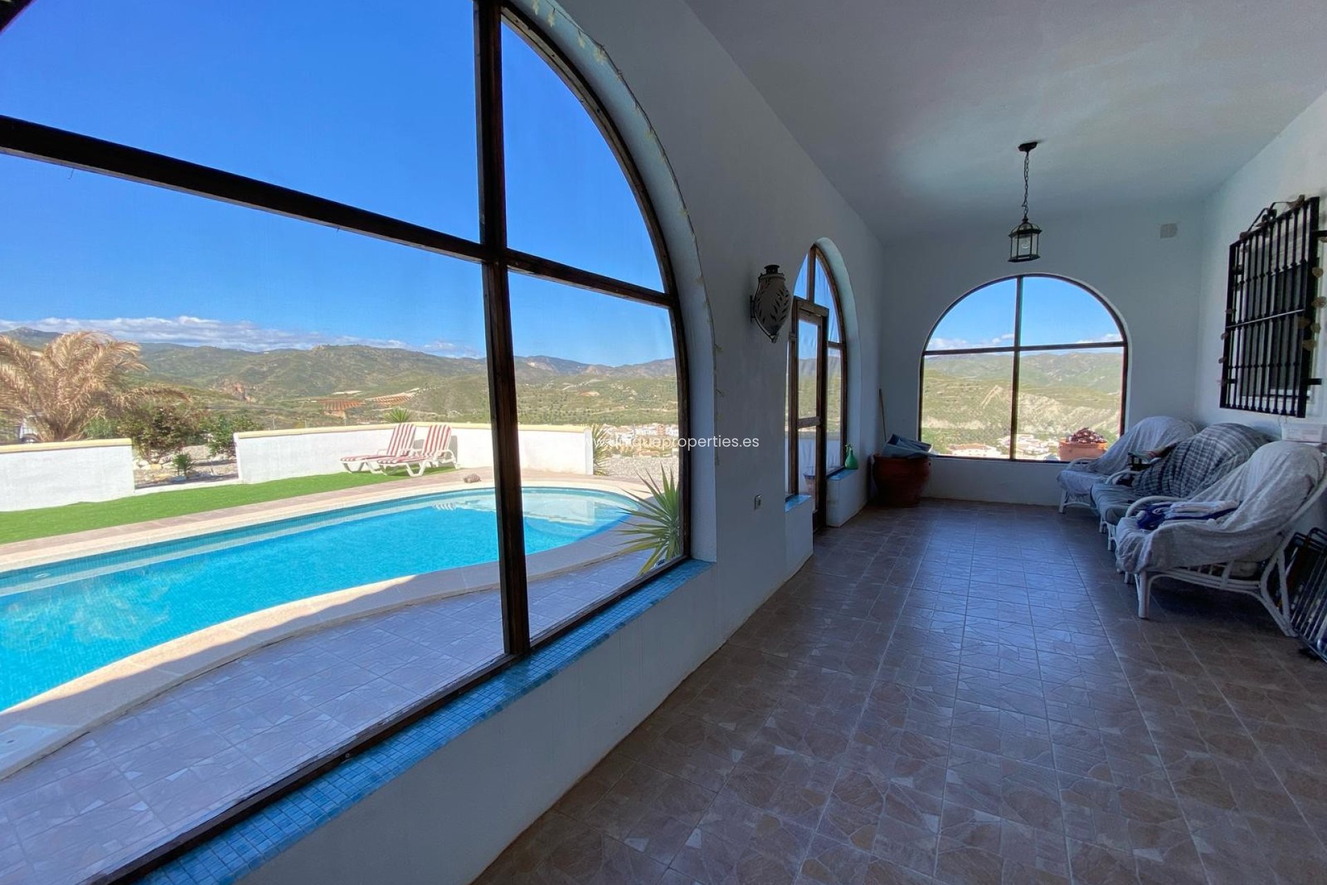 Resale - Villa -
Albanchez