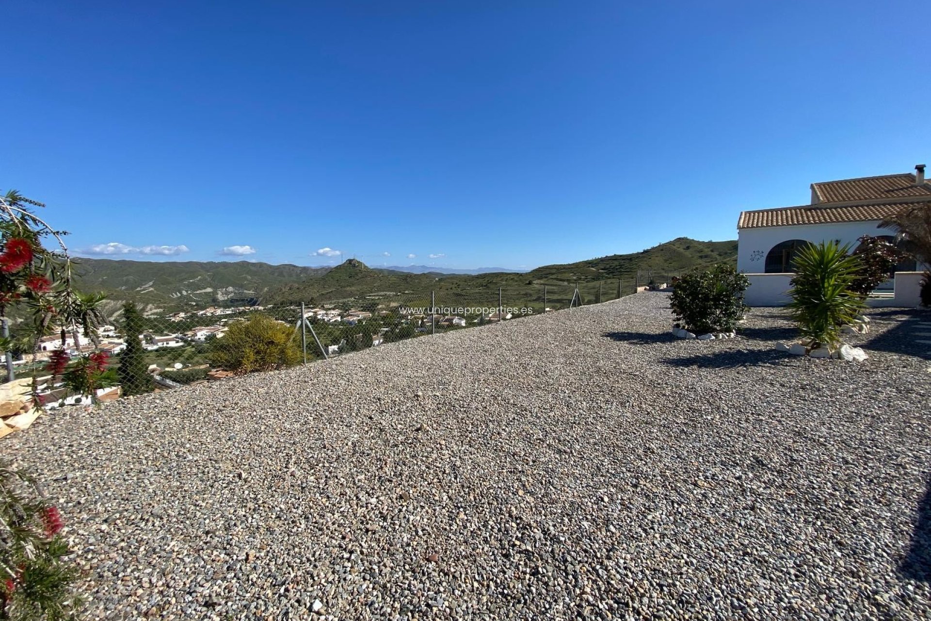 Resale - Villa -
Albanchez