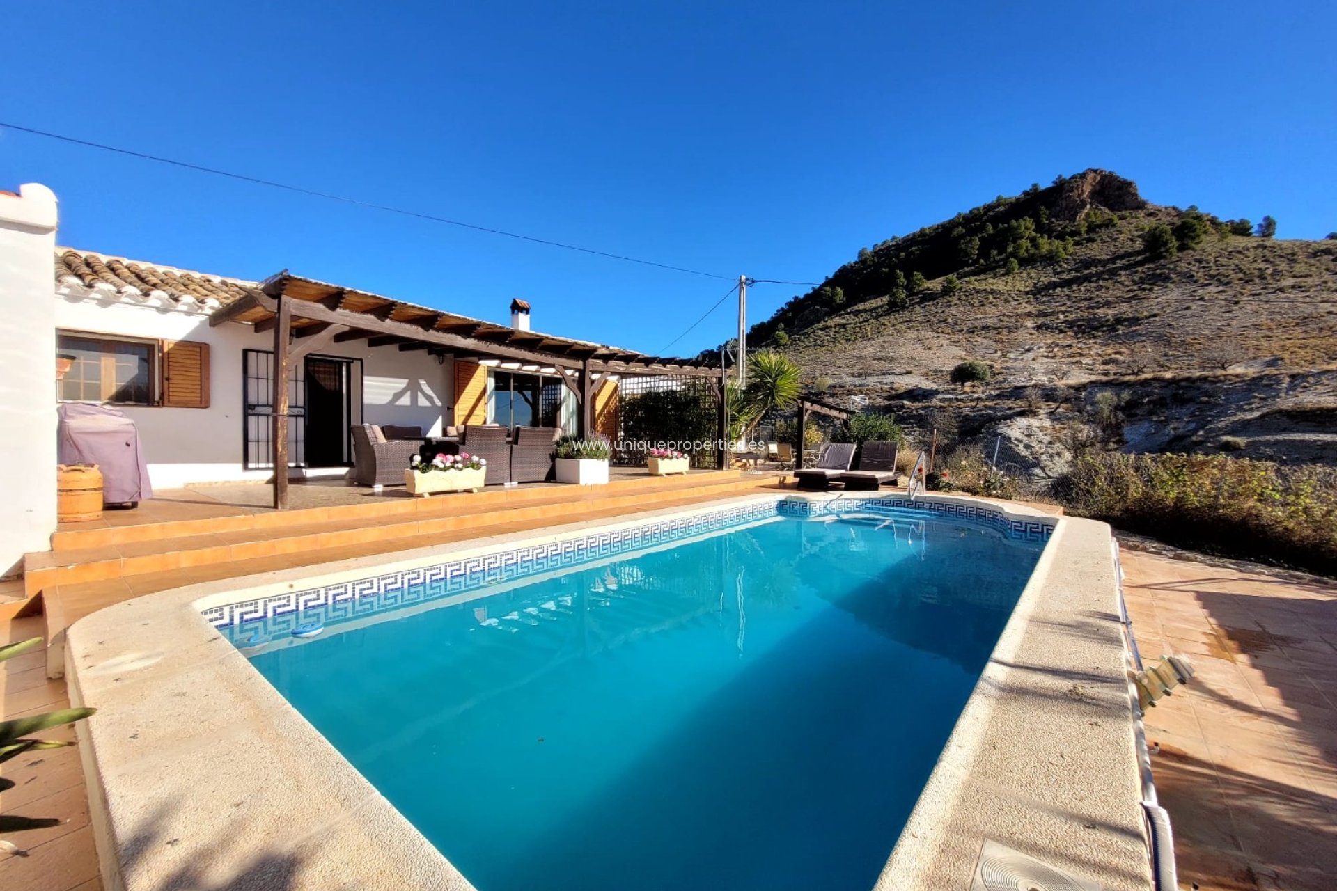 Resale - Villa -
Albox