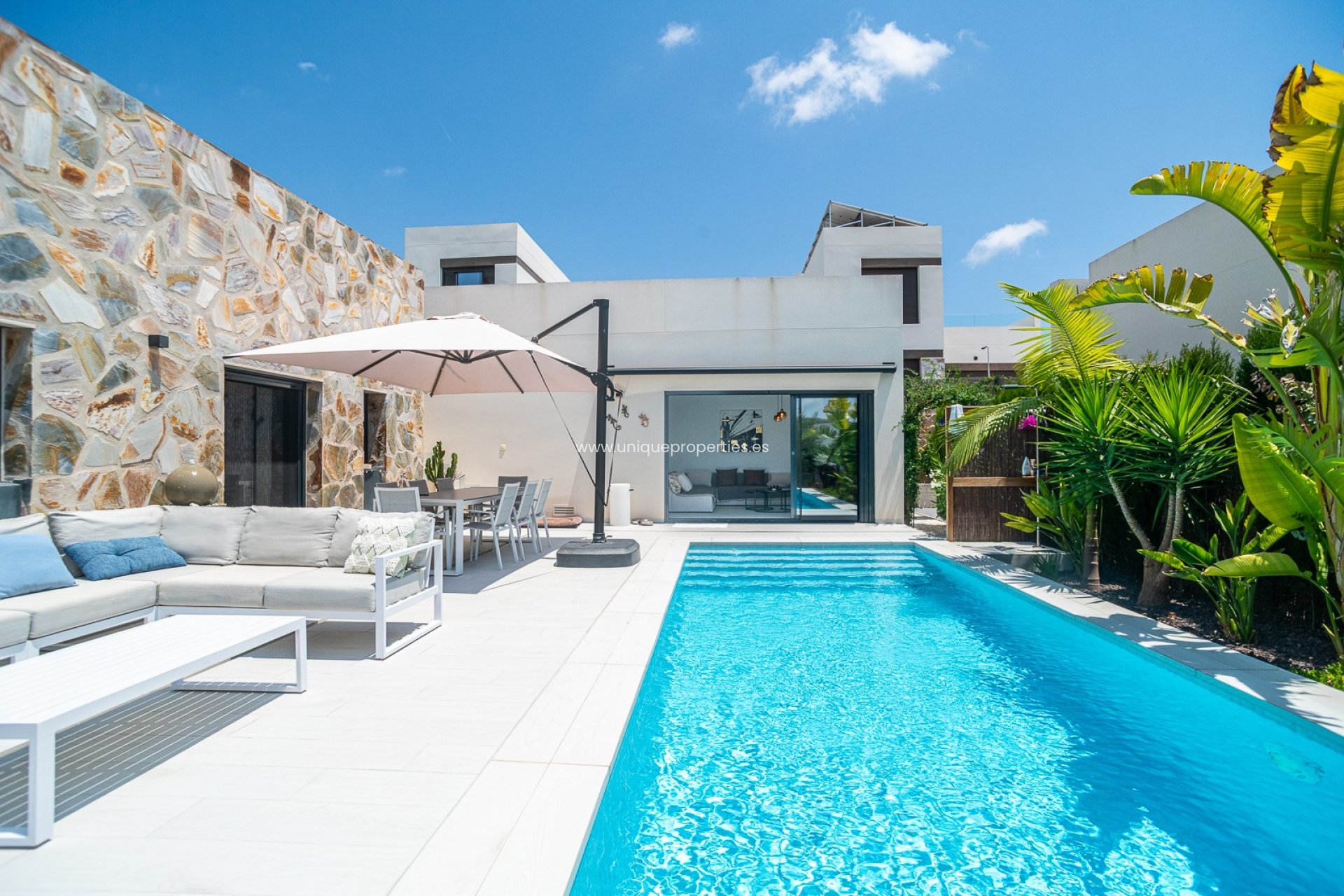 Resale - Villa -
Algorfa - La Finca Golf