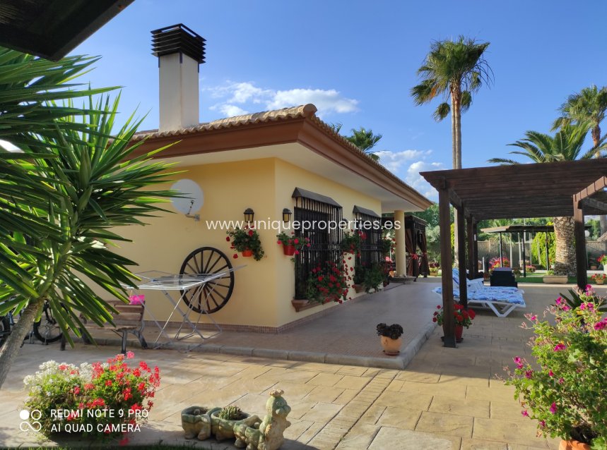 Resale - Villa -
Armuna de Almanzora